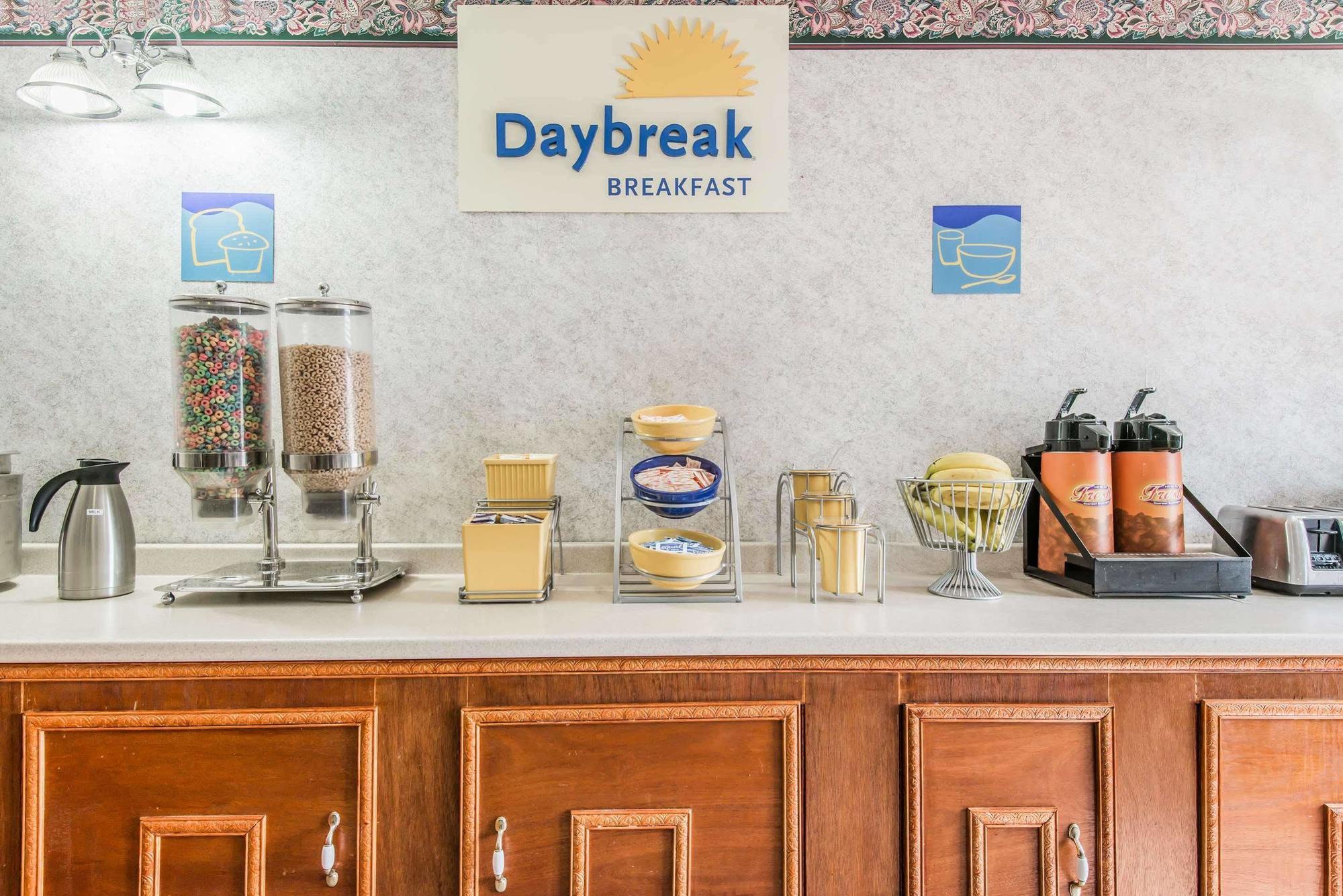 Days Inn By Wyndham Berlin Voorhees מראה חיצוני תמונה